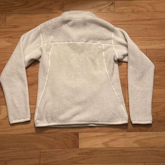 PATAGONIA | Women's Re-Tool Snap-T Fleece Pullover | white | size Medium - Picture 4 of 4